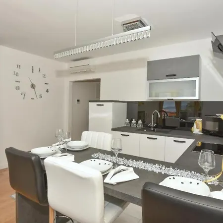 Hani 1 Apartment *