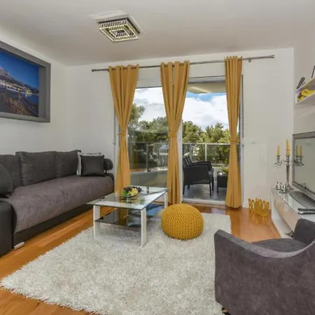 Apartment Hani 1 *